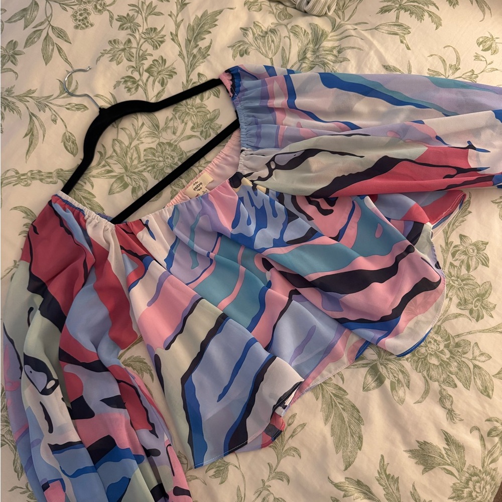 Entro Abstract Off-Shoulder Top in Pastel Hues